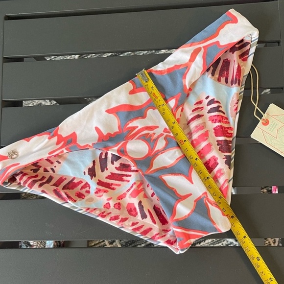 Maaji Paper Flowers Reversible Bikini Bottoms. - Picture 7 of 8